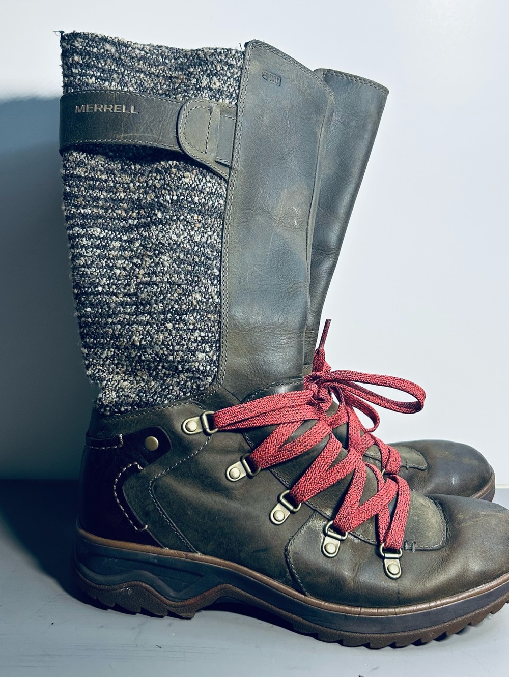 Merrell Olive Green Leather & Knit Ankle Boot with Red Laces